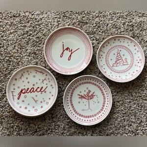 Ellen DeGeneres Holiday Plate Set - Red and White 8”